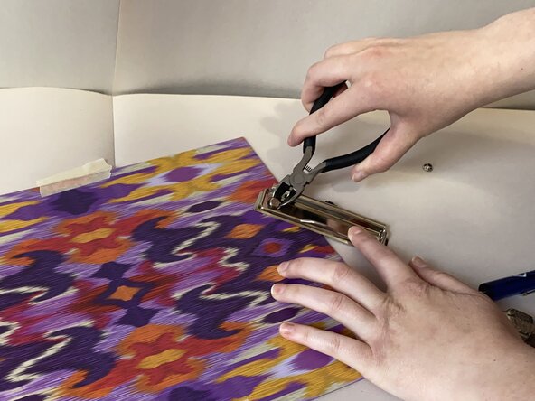 How to Replace the Rivets in a Clipboard: crwdns2935265:03crwdnd2935265:01crwdnd2935265:02crwdne2935265:0