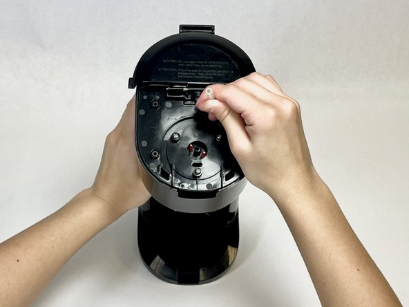 How to Clean a Mainstays Coffee Maker Water Tube: crwdns2935265:04crwdnd2935265:03crwdnd2935265:03crwdne2935265:0