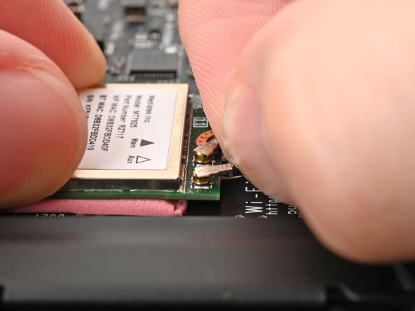 Framework Desktop Antennas Replacement, Disconnect the Wi-Fi module: Schritt 25, Bild 1 von 3
