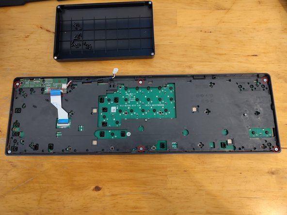 Disassembling Logitech MX Mechanical, Remove plastic frame above PCB: crwdns2935265:04crwdnd2935265:02crwdnd2935265:03crwdne2935265:0