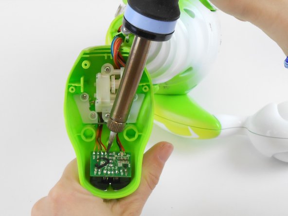 Zoomer Dino Boomer Nose Sensor Replacement: crwdns2935265:05crwdnd2935265:02crwdnd2935265:03crwdne2935265:0