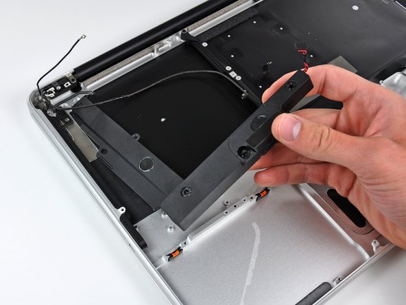 MacBook Pro 15" Unibody Mid 2010 Upper Case Replacement: crwdns2935265:036crwdnd2935265:02crwdnd2935265:02crwdne2935265:0