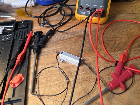 Disassembling REL T5 Main Amplifier: adım 11, 2 resimden 1.