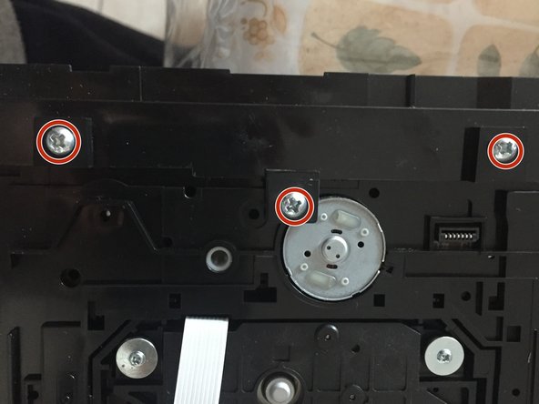 Sony BDV-NF620 Teardown, Disc inlet: crwdns2935265:08crwdnd2935265:01crwdnd2935265:02crwdne2935265:0