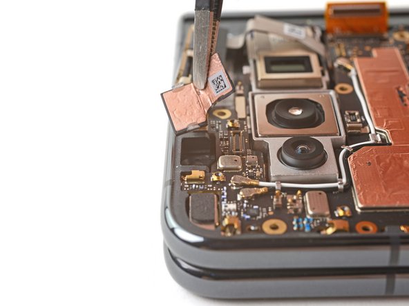 Google Pixel Fold Base Front Camera Replacement, Remove the front camera: passo 37, immagine 3 di 3