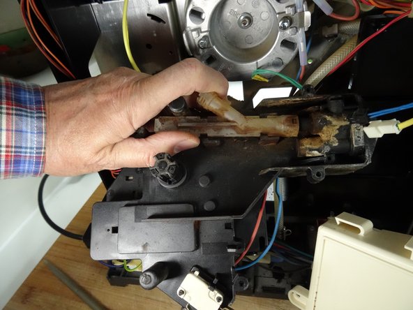 Siemens Surpresso - Bosch Benvenuto revise drain valve: crwdns2935265:013crwdnd2935265:02crwdnd2935265:03crwdne2935265:0