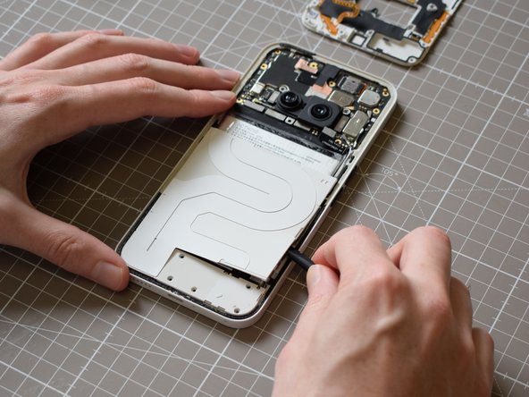 Nothing Phone (2a) Battery Replacement, Remove main aesthetics panel: crwdns2935265:015crwdnd2935265:02crwdnd2935265:03crwdne2935265:0