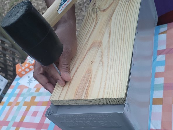 How to Reattach the Head of a Mailbox to the Base: step 4, image 3 of 3