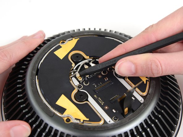 Mac Pro Late 2013 AirPort Card Replacement, AirPort Card: crwdns2935265:014crwdnd2935265:03crwdnd2935265:03crwdne2935265:0