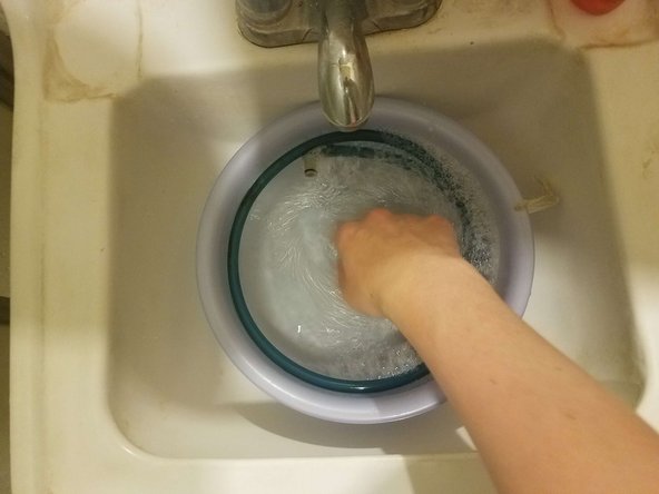 Hydration Pack Bladder Hose Bite Valve Replacement: 手順 3、 3の画像 2