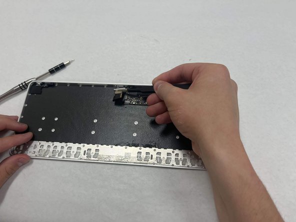 Apple Magic Keyboard 2 A2450 Lightning Port Replacement: crwdns2935265:03crwdnd2935265:03crwdnd2935265:03crwdne2935265:0