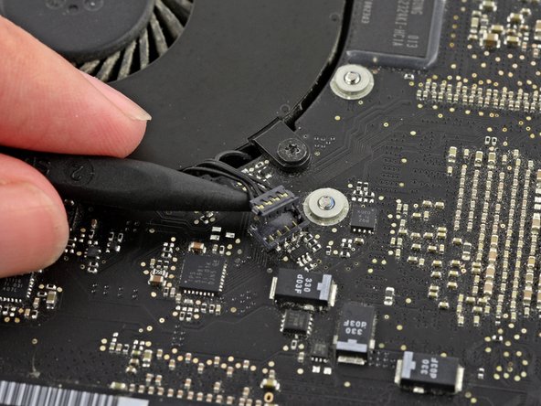 MacBook Pro 15" Unibody Late 2008 and Early 2009 Right Fan Replacement, Right Fan: crwdns2935265:06crwdnd2935265:02crwdnd2935265:02crwdne2935265:0