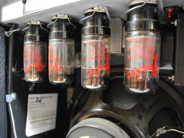 Fender 65 Twin Reverb Power Tube Replacement: crwdns2935265:04crwdnd2935265:02crwdnd2935265:02crwdne2935265:0