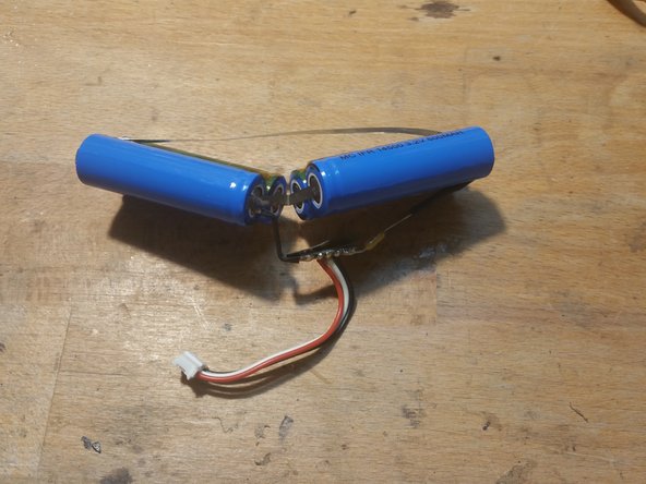 Motorcycle airbag battery replacement Dainese D-Air Street, Detach the circuit: crwdns2935265:08crwdnd2935265:03crwdnd2935265:03crwdne2935265:0