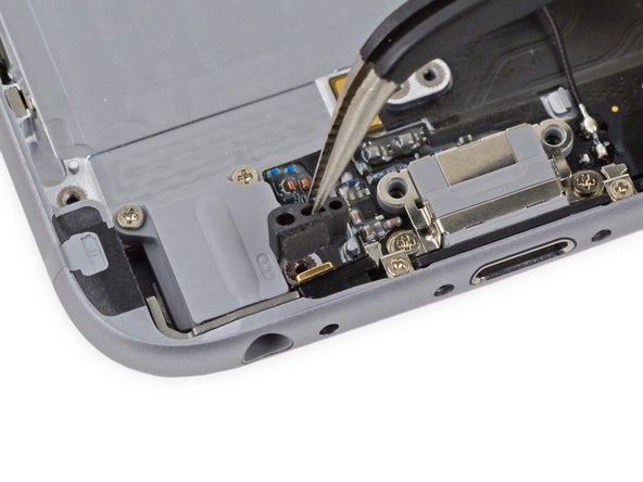 iPhone 6 Rear Case Replacement: crwdns2935265:069crwdnd2935265:02crwdnd2935265:02crwdne2935265:0