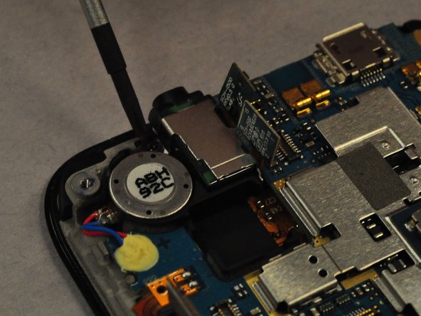 Samsung Fascinate Headphone Jack/Audio Output Replacement, Headphone Jack/Audio Output: 10 단계, 이미지 3개 중 2개