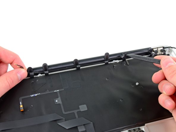 MacBook Air 11" Mid 2012 Upper Case Replacement: crwdns2935265:031crwdnd2935265:02crwdnd2935265:03crwdne2935265:0
