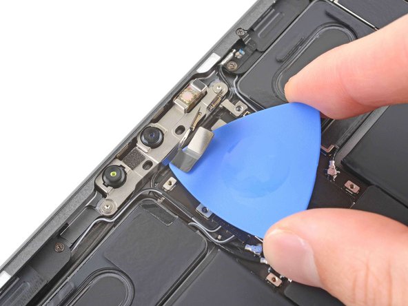 iPad Pro 11" 1st Gen Front Camera Assembly Replacement, Separate the camera cable adhesive: stap 0, afbeelding 3 van 3