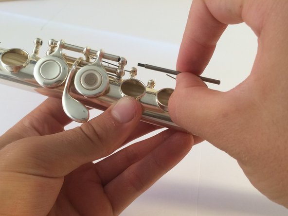 Repairing Flute Felt Key Pads: crwdns2935265:014crwdnd2935265:03crwdnd2935265:03crwdne2935265:0