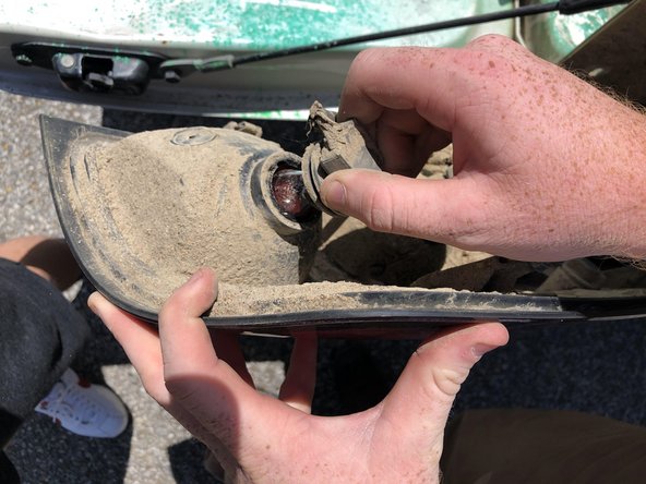 2010 GMC Sierra Tail Light Replacement: crwdns2935265:05crwdnd2935265:01crwdnd2935265:02crwdne2935265:0