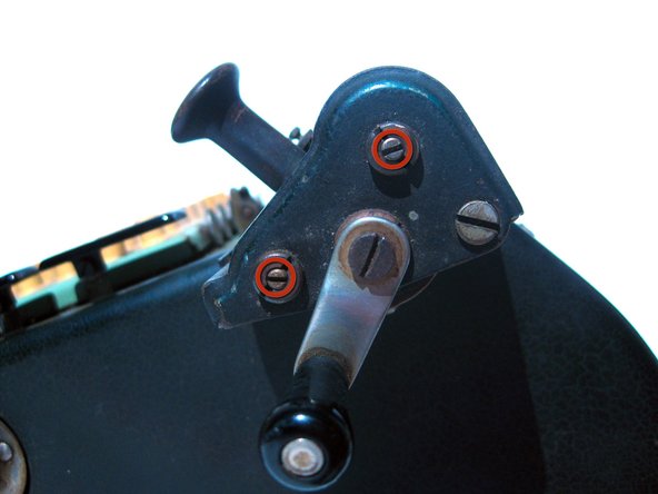 Disassembling Monroe LA5-160 calculator completely: crwdns2935265:05crwdnd2935265:02crwdnd2935265:02crwdne2935265:0