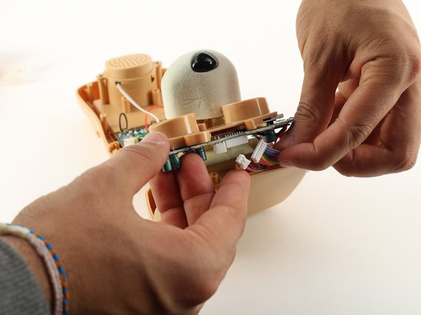 Teddy Ruxpin Motherboard Replacement: crwdns2935265:012crwdnd2935265:02crwdnd2935265:02crwdne2935265:0