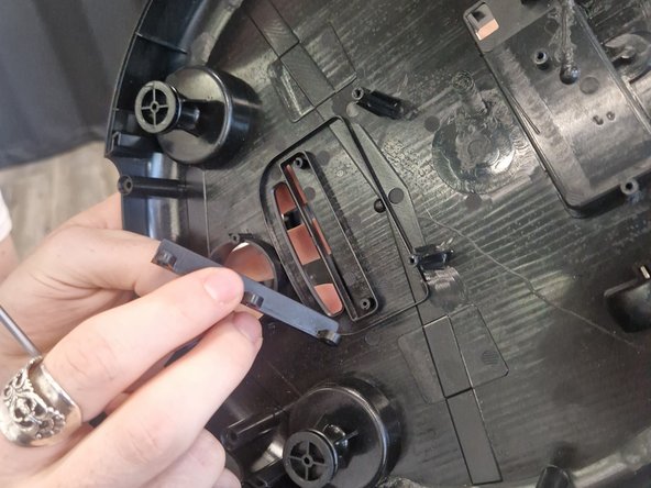 YT-88 Automatic Intelligent Sweeping Robot Full Disassembly, Removing the rubber seal: crwdns2935265:015crwdnd2935265:02crwdnd2935265:02crwdne2935265:0