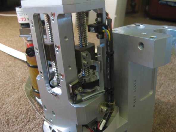 Hine Design Inc. Automated Wafer Handling Unit Teardown: step 11, image 3 of 3