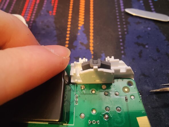 Disassembling 8BitDo Ultimate Bluetooth Controller, Remove conductive rubber gaskets: crwdns2935265:011crwdnd2935265:01crwdnd2935265:03crwdne2935265:0