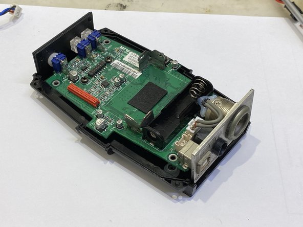 Altair WBP-210 Mini-XLR socket Replacement, Remove Main Board: crwdns2935265:07crwdnd2935265:02crwdnd2935265:03crwdne2935265:0