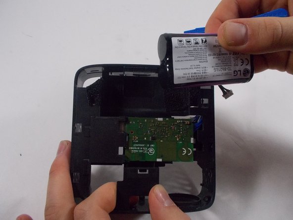 LG CineBeam Wi-Fi and Bluetooth Card Replacement: crwdns2935265:08crwdnd2935265:03crwdnd2935265:03crwdne2935265:0