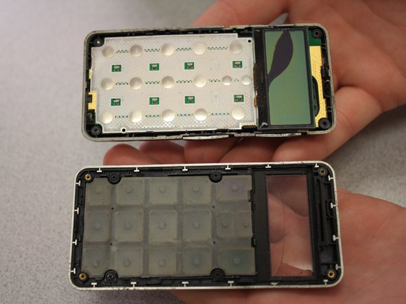 Snapfon ez One Motherboard Replacement, Separate the case: crwdns2935265:05crwdnd2935265:02crwdnd2935265:03crwdne2935265:0