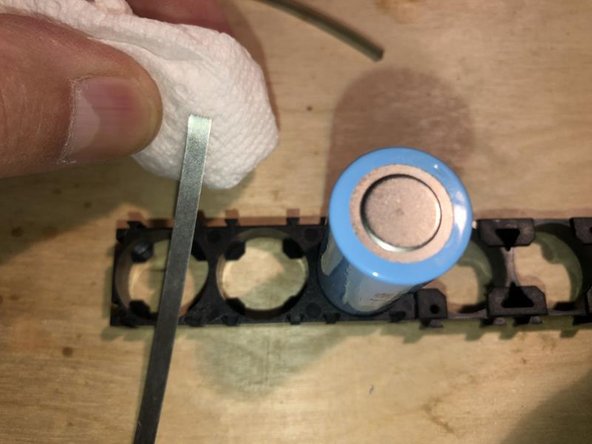 Sol Republic Punk Preparing a new battery for Replacement: stap 0, afbeelding 3 van 3