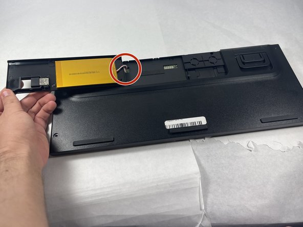 Logitech G915 TKL G1-G8 Key Replacement, Take out the battery: crwdns2935265:03crwdnd2935265:03crwdnd2935265:03crwdne2935265:0