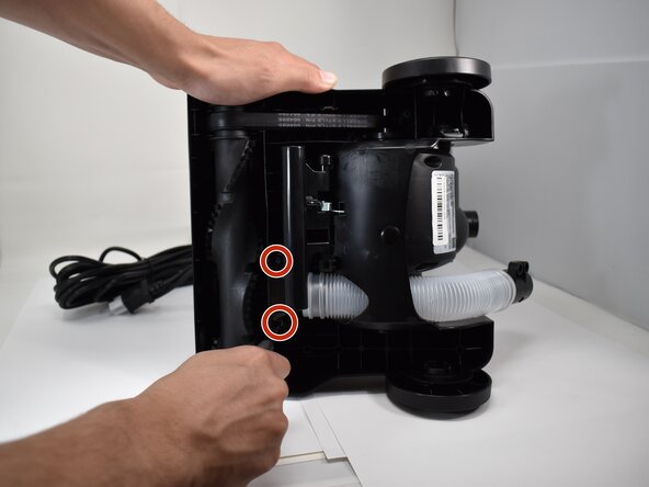 Bissell CleanView Compact 3508 Lower Hose Replacement, Lower Hose: crwdns2935265:08crwdnd2935265:02crwdnd2935265:02crwdne2935265:0