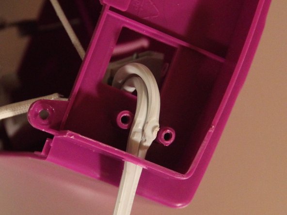 Finelife NV-023172 2 Slice Toaster Teardown, Latch Mechanism and Strain Relief: crwdns2935265:06crwdnd2935265:03crwdnd2935265:03crwdne2935265:0