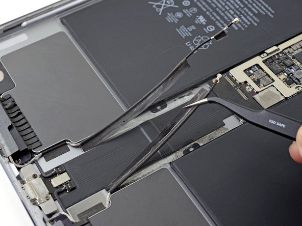 iPad Pro 12.9" Battery Replacement: crwdns2935265:045crwdnd2935265:03crwdnd2935265:03crwdne2935265:0