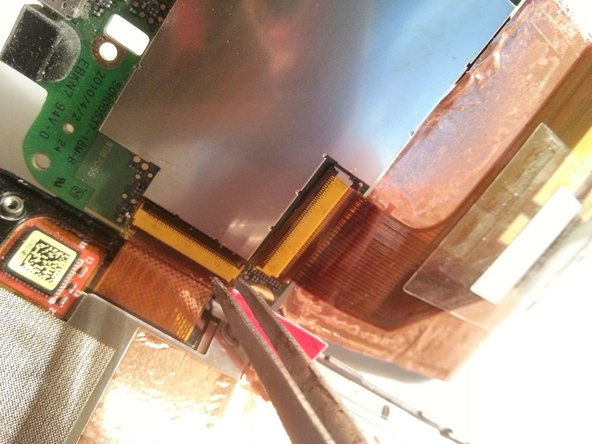 HTC HD 2 Front Panel Replacement, Aufklappen: crwdns2935265:011crwdnd2935265:03crwdnd2935265:03crwdne2935265:0