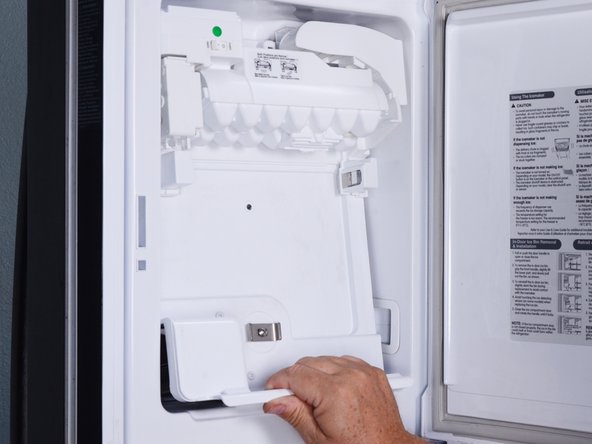 LG Refrigerator Upper Ice Maker Assembly Replacement, Reposition the ice maker assembly: crwdns2935265:04crwdnd2935265:03crwdnd2935265:03crwdne2935265:0