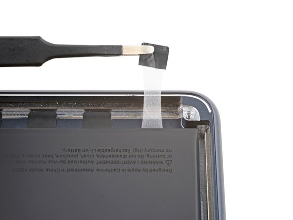 MacBook Air 2022 (M2) Battery Replacement, Remove the stretch release adhesive: crwdns2935265:033crwdnd2935265:02crwdnd2935265:02crwdne2935265:0