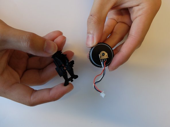 Razer Naga Trinity LK-E5 Optical Encoder Replacement, LK-E5 Optical Encoder: step 13, image 2 of 2