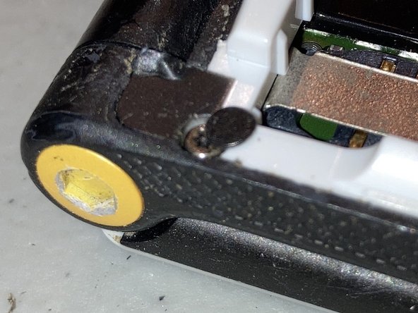 Motorola MOTOACTIV W450 Teardown, The First Screws: crwdns2935265:03crwdnd2935265:02crwdnd2935265:03crwdne2935265:0