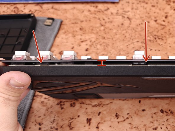 Asus ROG Claymore II Battery Replacement, Separating the key board: crwdns2935265:03crwdnd2935265:02crwdnd2935265:02crwdne2935265:0