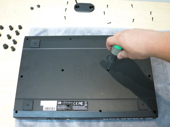 Native Instruments Traktor Kontrol S2 MK1: Disassembly and Jog Wheel Replacement: crwdns2935265:021crwdnd2935265:03crwdnd2935265:03crwdne2935265:0