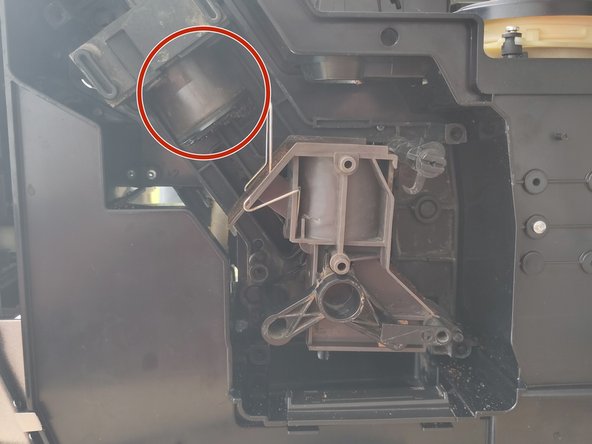 Dismantling the Melitta Caffeo CI brew group in the appliance: crwdns2935265:05crwdnd2935265:02crwdnd2935265:02crwdne2935265:0