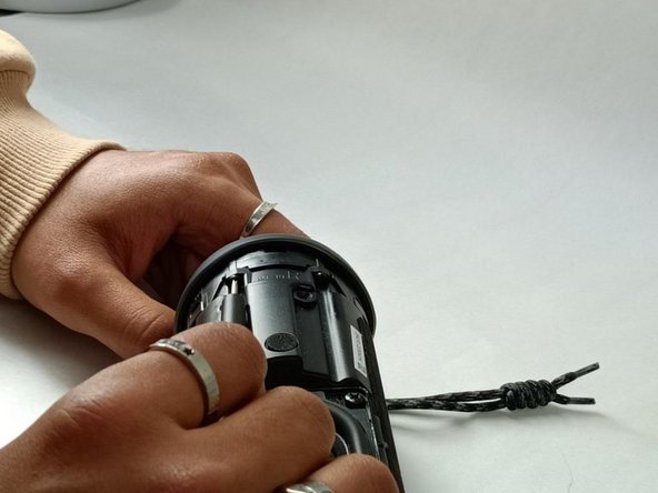 JBL Flip 5 Motherboard Replacement, Buttons: crwdns2935265:09crwdnd2935265:03crwdnd2935265:03crwdne2935265:0