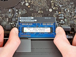 personlighed Drivkraft Hold op MacBook Pro 13" Unibody Mid 2012 RAM Replacement - iFixit Repair Guide