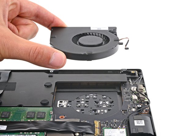 Razer Blade 15 Advanced Model (Early 2020) Left Fan Replacement, Remove the fan: crwdns2935265:012crwdnd2935265:02crwdnd2935265:02crwdne2935265:0