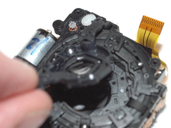 Repairing Casio Exilim EX-Z350 Lens mechanics, Disassemble lens (3): crwdns2935265:014crwdnd2935265:02crwdnd2935265:03crwdne2935265:0