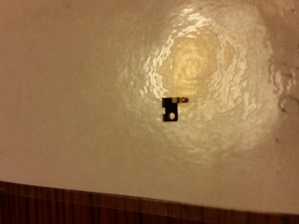 i Phone 4s Screen Replacement, Battery connection: crwdns2935265:04crwdnd2935265:03crwdnd2935265:03crwdne2935265:0